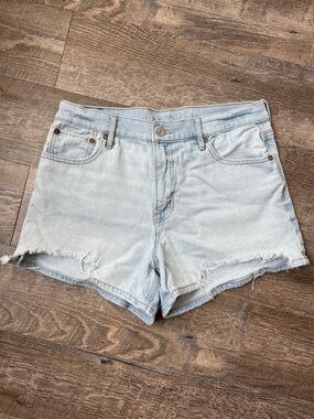 American Eagle strigid relaxed fit shorts high waist